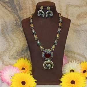 Neckpiece