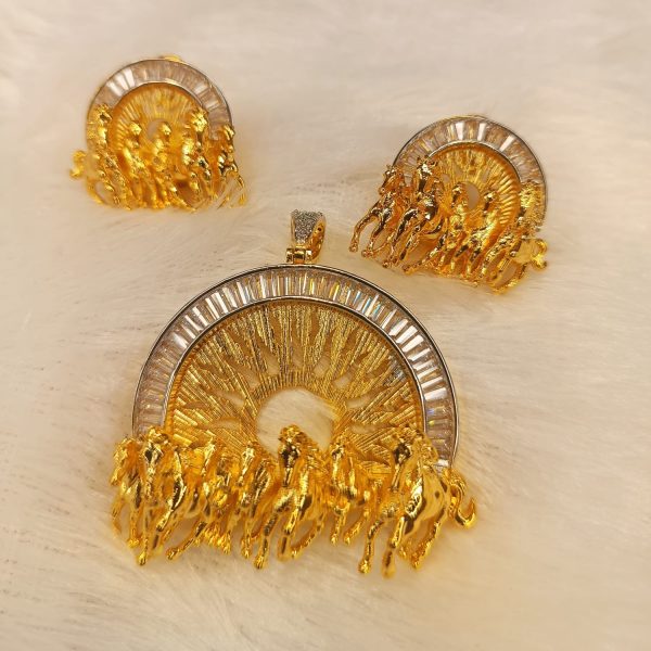 7 Horse Pendant set